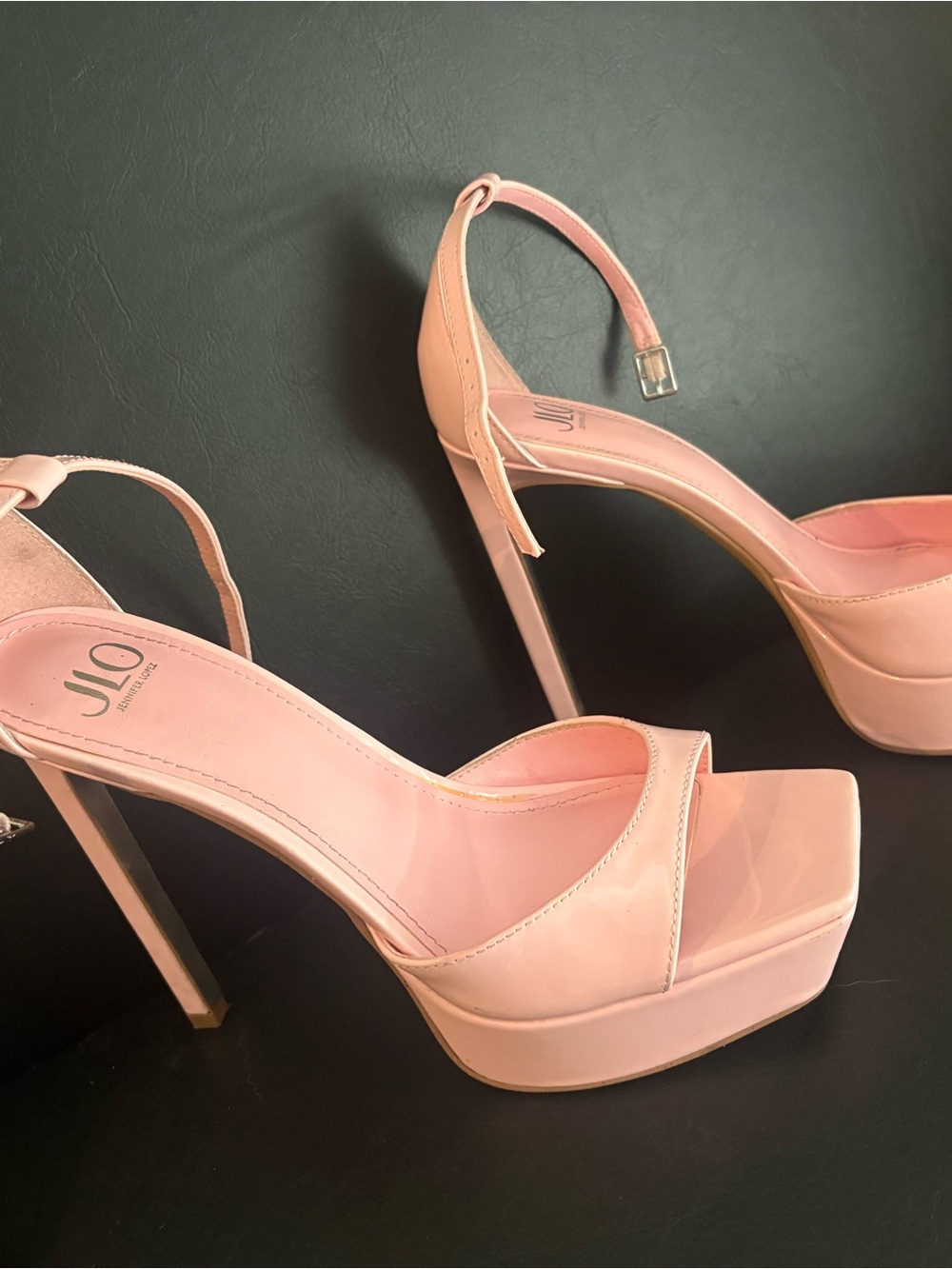 Jennifer Lopez Pale Pink Patent Platform Heels - Picture 3 of 5